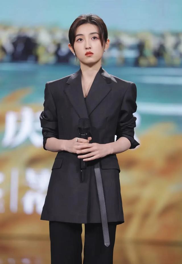 95后“四小花旦”：关晓彤、欧阳娜娜、张子枫、文淇