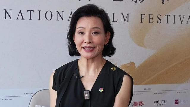 陈冲自曝曾被性侵！当时刚19岁，亲友至今不知情，在美生活很耻辱