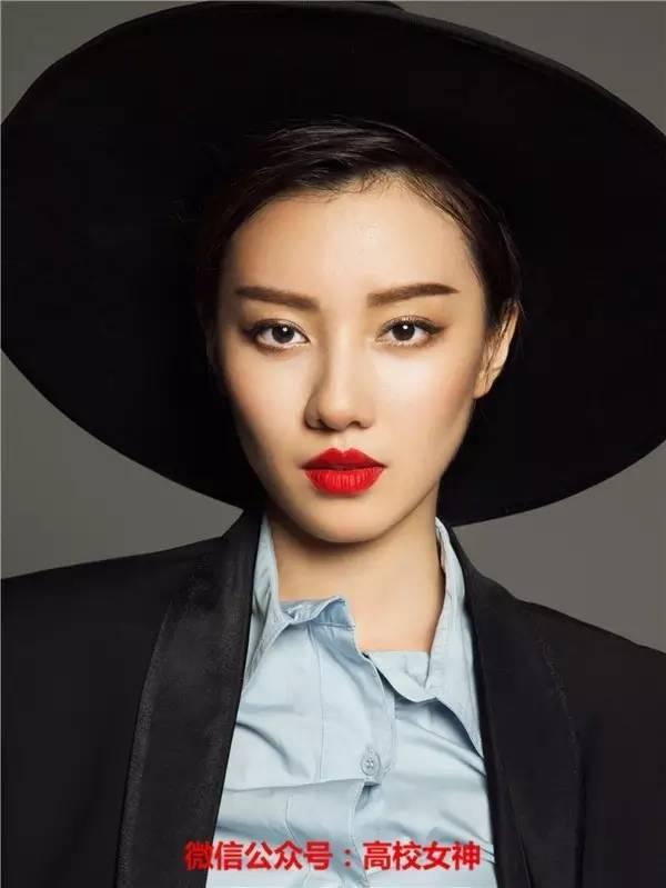中国传媒大学校花王鹤润，貌美如仙女，为什么却剃光头？