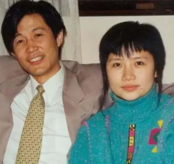 55岁的李娜:从“歌坛天后”到“削发为尼”,她经历了啥?