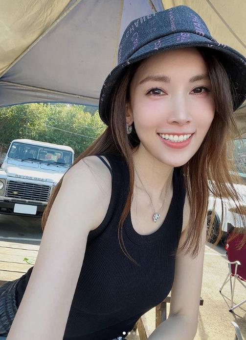 林志颖3个儿子开赛车，娇妻场外加油身材惹火，7岁双胞胎开车又萌又帅