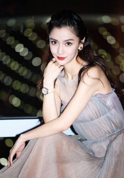 美媒评选中国最美100张面孔，赵丽颖不敌迪丽热巴