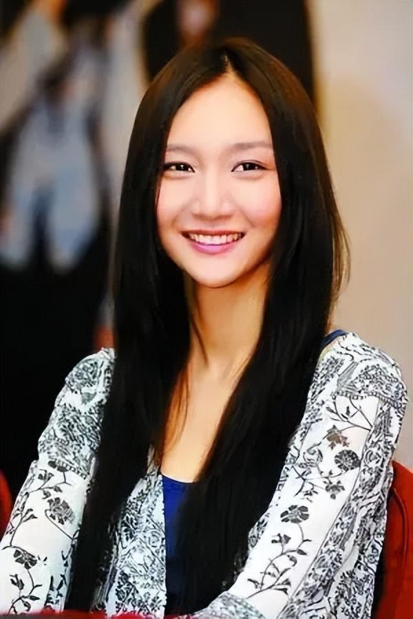 牛萌萌：从一线演员沦落到开网店，经历多段感情绯闻，今仍单身