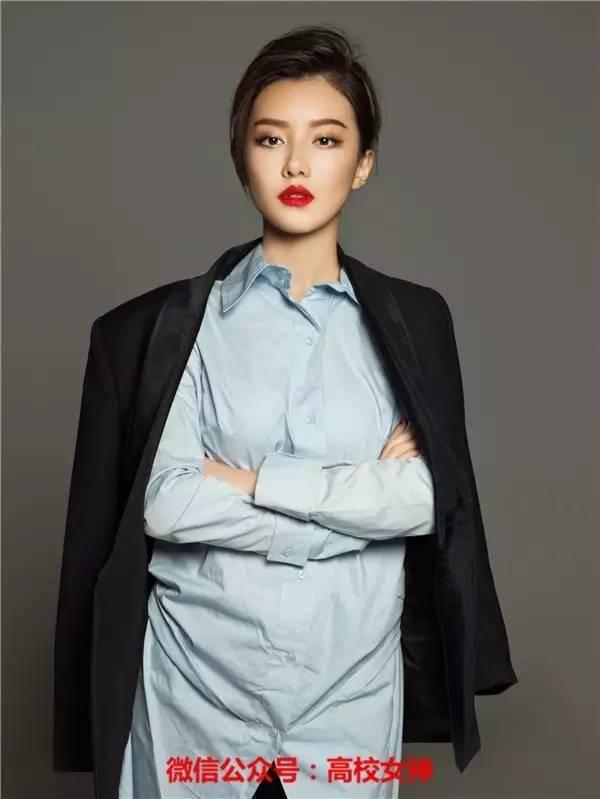 中国传媒大学校花王鹤润，貌美如仙女，为什么却剃光头？