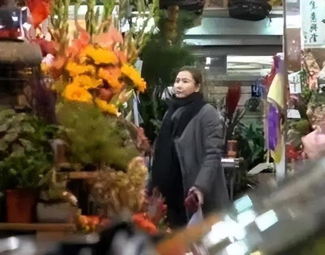 凭借三级片出道，后来嫁给有钱人，吴雪雯现在生活如何？