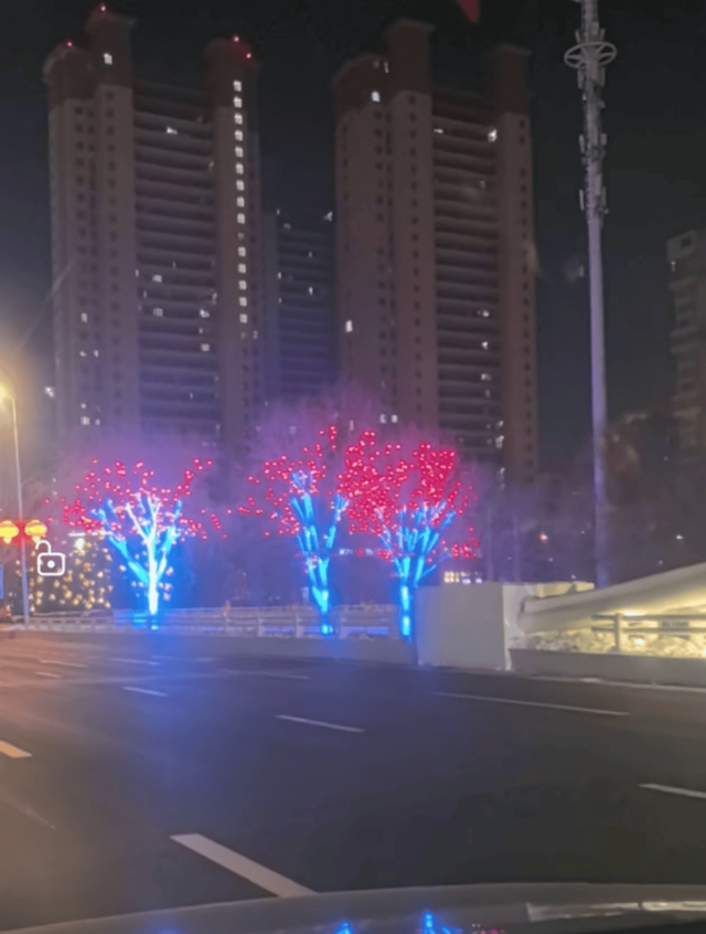 《封神2》中殷郊三头六臂法相特效花4500外包的?