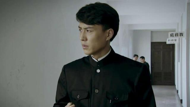靳东再拍年代剧，《风雨上海滩》开播，张歆艺搭档孟瑶演女主
