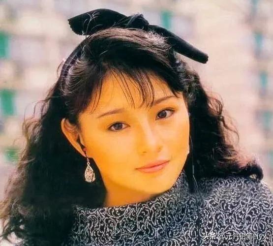 大岛由加利：从武打女星到港片传奇，她的打女之路究竟有多拼？