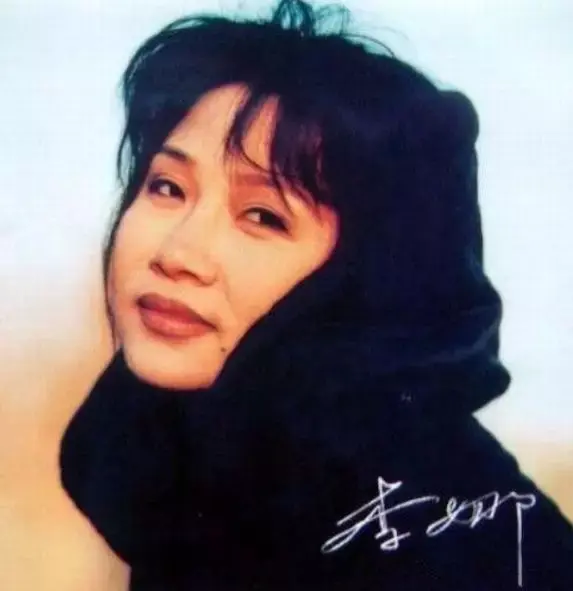 《青藏高原》的原唱李娜，看不起娱乐圈的浮尘，神秘失踪却出现在