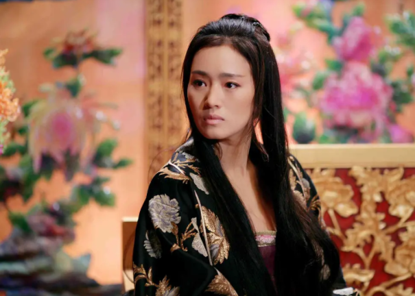 评《满城尽带黄金甲》：缺点显而易见，但这几个优点也不能忽视