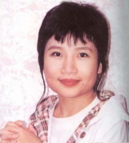 55岁的李娜:从“歌坛天后”到“削发为尼”,她经历了啥?