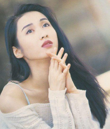 她曾出演三级片，一代视后却嫁给瘸子，为了弟弟宁愿息影！