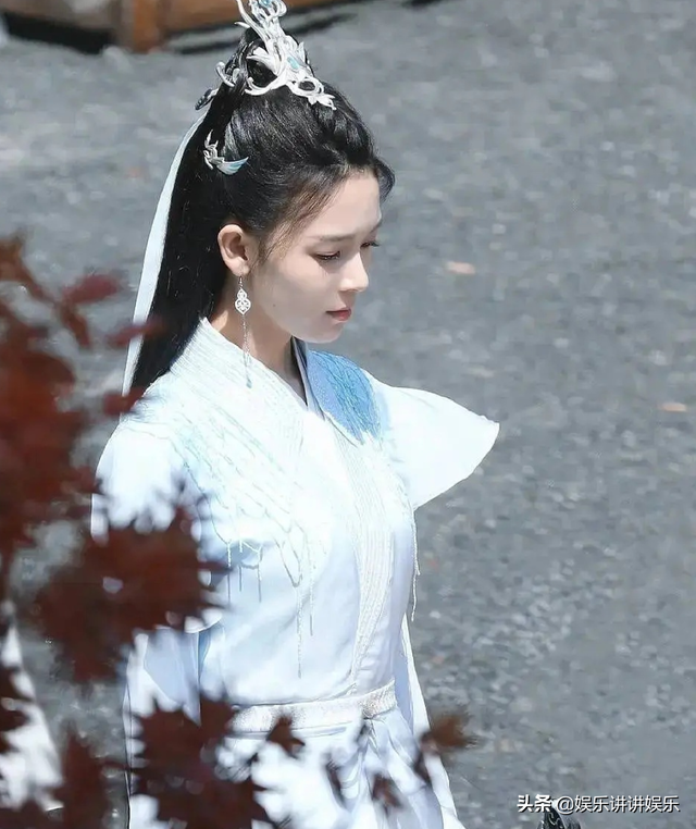 将陈瑶的妆发搬给张予曦，曾明辉这操作，是笃定《皓衣行》不播？