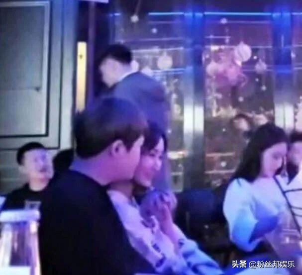 集梦阿布与鳕熊“十指紧扣”，老公凯源很生气，鳕熊拱火干一架