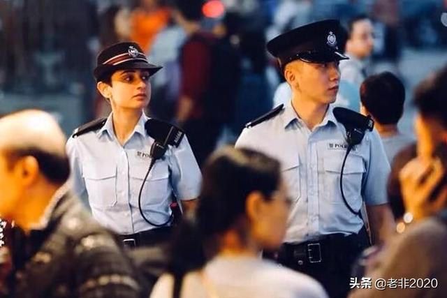 每次结伴同游被问是什么职业，我只能说一半