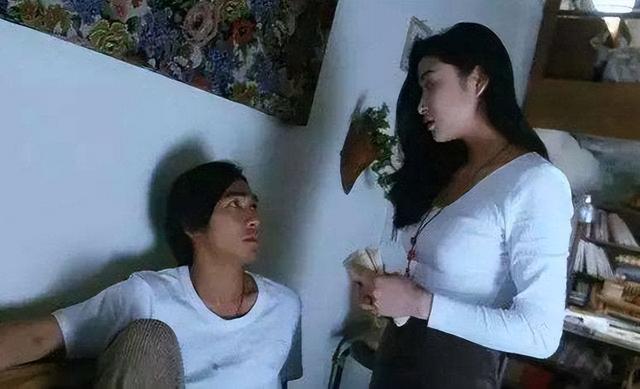 凭借三级片出道，后来嫁给有钱人，吴雪雯现在生活如何？