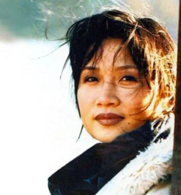 《青藏高原》的原唱李娜，看不起娱乐圈的浮尘，神秘失踪却出现在