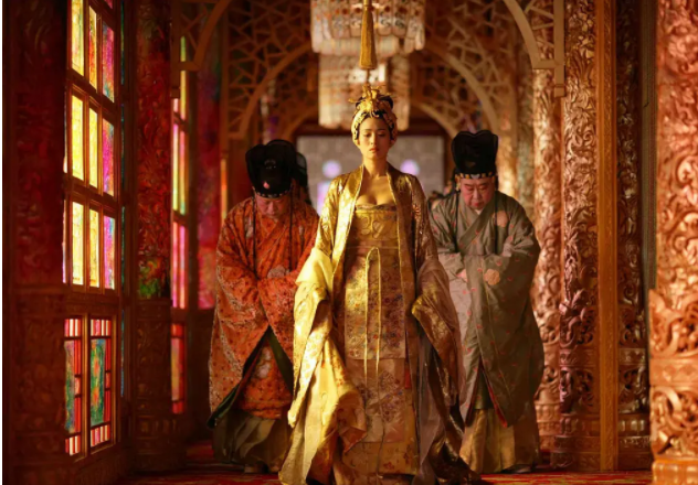 评《满城尽带黄金甲》：缺点显而易见，但这几个优点也不能忽视