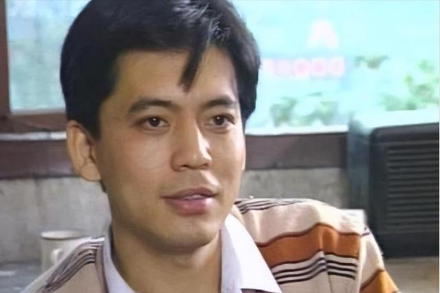 “藏”了那么多年，原来何政军的妻子是她，怪不得当初会拒绝巩俐