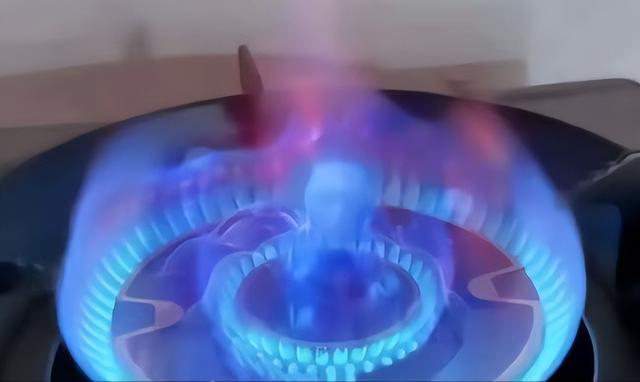 《封神2》中殷郊三头六臂法相特效花4500外包的?