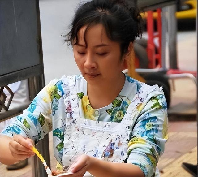 同是王新军儿子，前妻生的和后妻生的一对比，差距太明显了