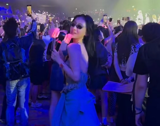 韩团BLACKPINK翻车！微博公然采用争议文案，评论区沦陷仍不删改
