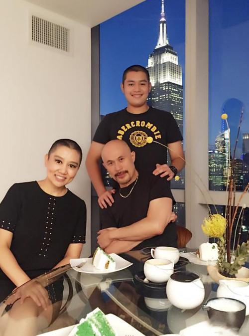 著名演员徐锦江：20岁时父亲因病离世，寡母与妻子一样重要