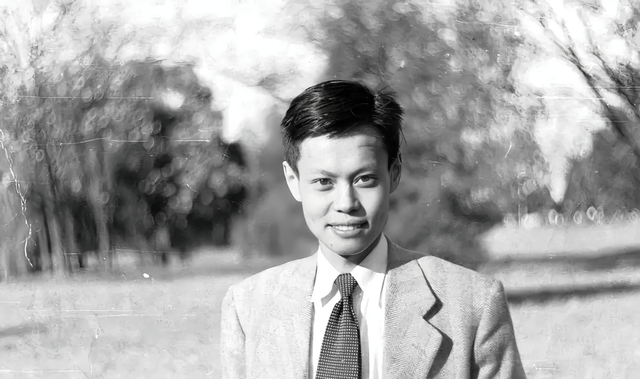 1971年，杨振宁和岳父杜聿明第一次见面的合影，他毕恭毕敬站一旁