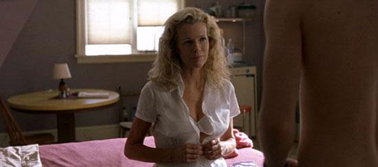 这部法国79年的R级片，拍摄很大胆，片名叫《三个不道德女人》