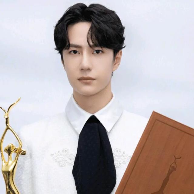 王一博机智一语概括所有选手年龄，顶尖舞者之夜展魅力