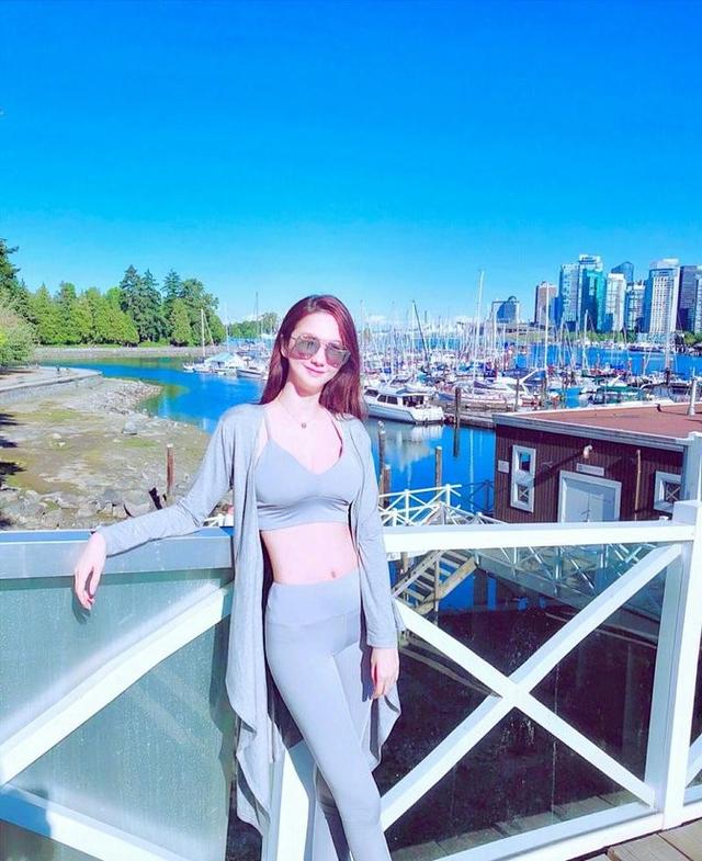 叛逆少女蓝燕：一纸三级合约铸就东方第一3D女神传奇？