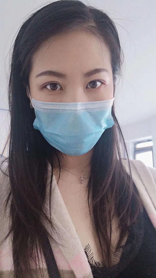 熟女气质 阳光美女 迷人微笑。年轻的成熟气息！
