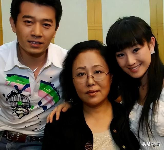 斯琴高娃的女儿孙丹：我的沧桑母亲，我的瘫痪父亲，我带泪的亲情