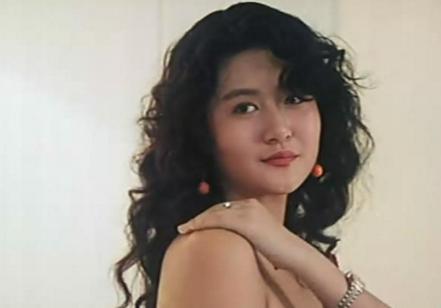 18年后，陈宝莲跳楼撇下的男婴，已经长成干爹“黄大少”的模样