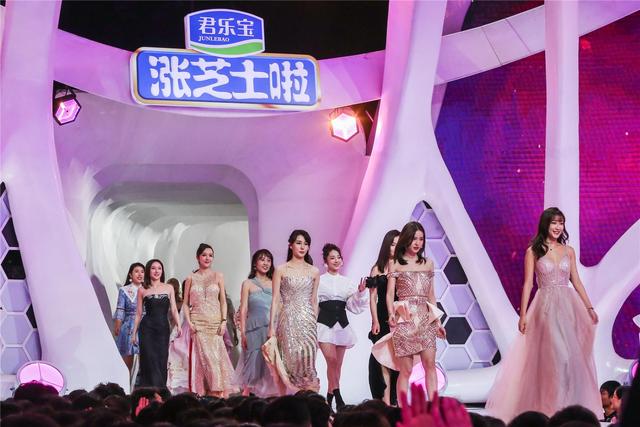 《非诚勿扰》“人气女嘉宾返场”本周开播：“智推女生”很强大！再现“爆灯”、“为你而来”经典场景