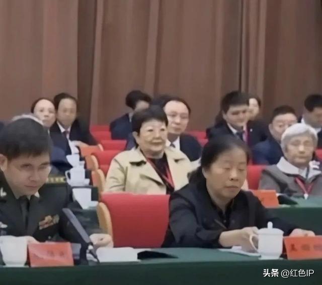 陕甘边区苏维埃政府成立90周年纪念活动革命先烈先辈亲属代表