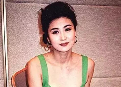 凭借三级片出道，后来嫁给有钱人，吴雪雯现在生活如何？