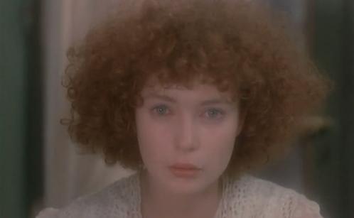 这部法国79年的R级片，拍摄很大胆，片名叫《三个不道德女人》