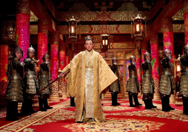 评《满城尽带黄金甲》：缺点显而易见，但这几个优点也不能忽视