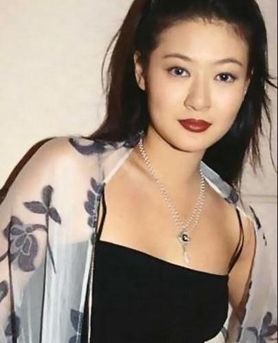 18年后，陈宝莲跳楼撇下的男婴，已经长成干爹“黄大少”的模样