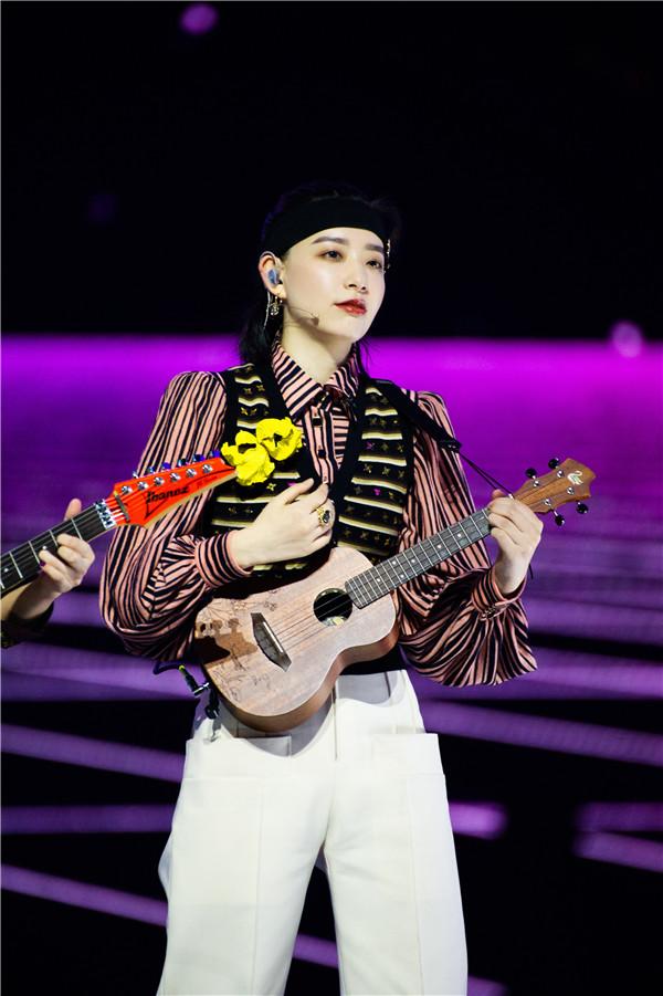 李斯丹妮变“团欺”：姐姐们老是“欺负”我