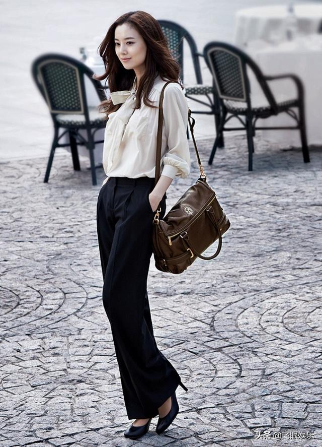 韩女星文彩元写真,她不仅长得漂亮,演技也十分精湛,气质迷人