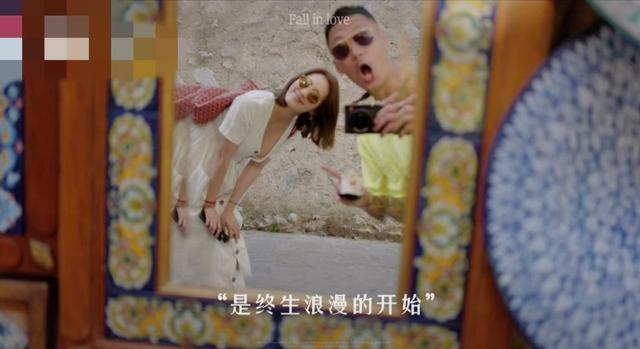 40岁余文乐与妻子520秀恩爱，特意画了老年妆，寓意“白头偕老”