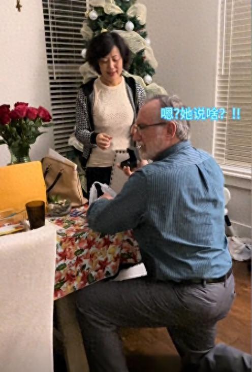 58岁天津妈妈赴美看女儿，三个月闪婚美国医生，孩子爸在国内苦等