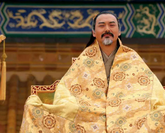 评《满城尽带黄金甲》：缺点显而易见，但这几个优点也不能忽视