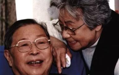 他们相知相思三十年，终成眷属