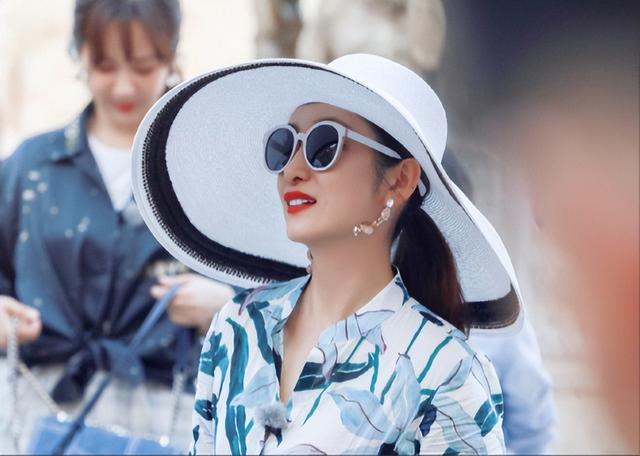 同是王新军儿子，前妻生的和后妻生的一对比，差距太明显了