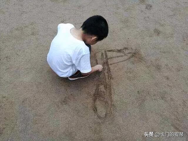 2013年假币教父彭大祥被捕，画艺超绝手绘假币，97%假钞出自他手