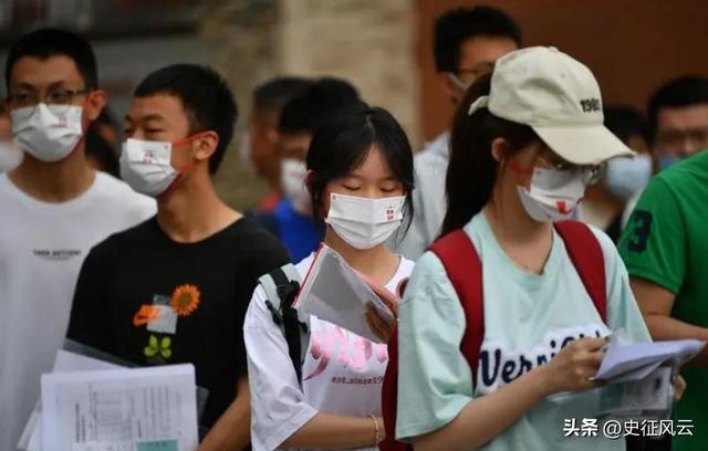 12年复读女孩考上一本跳江自杀，临终前留下遗言，下辈子别做我妈