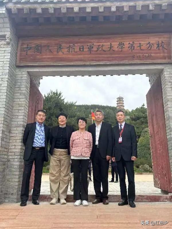 陕甘边区苏维埃政府成立90周年纪念活动革命先烈先辈亲属代表